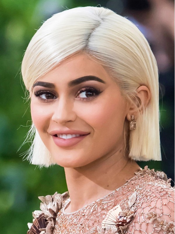Kylie Jenner Short Straight Bob Style Lace Front Synthetic Wigs With Side Bangs