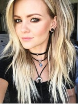 Layered Blonde Long Wavy Capless Human Hair Wigs 18 Inches